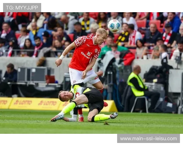 拜仁慕尼黑联赛阶段稳居第二，防守效率成晋级关键